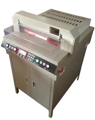 Chine Taille de coupure de papier du coupeur 450mm de nombre de guillotine électrique automatique de contrôle fournisseur