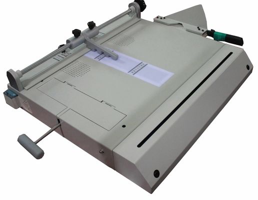 Chine Machine de finissage de papier électrique fonctionnelle multi pour la fabrication de livre à couverture dure fournisseur
