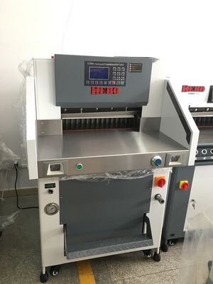 Chine découpeuse de papier automatique programmable de découpeuse de papier hydraulique de 520mm fournisseur